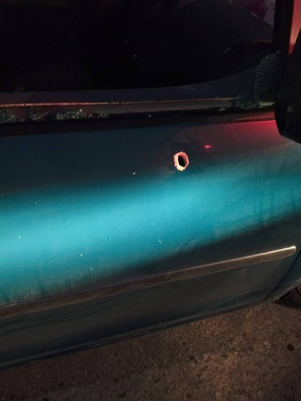 نجاة عائلة فلسطينية فجر اليوم، بأعجوبة من إصابات خطيرة بعد تعرّض السيارة التي كانت تستقلها لإطلاق نار كثيف، وذلك أثناء اقتحام القوات الخاصة لمنطقة رأس...