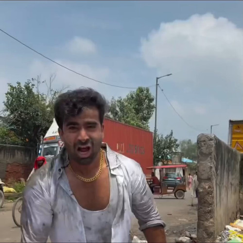 u1 HuZlAEQQz6SNf.jpg