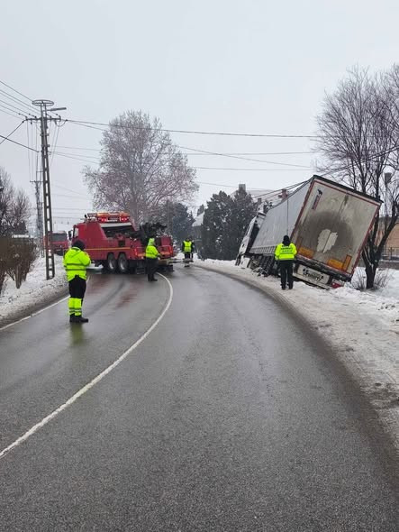 612895409 1216401890663014 5036160656680167548 n.jpg?stp=dst jpg s590x590 tt6& nc cat=111& nc cb=99b.jpg