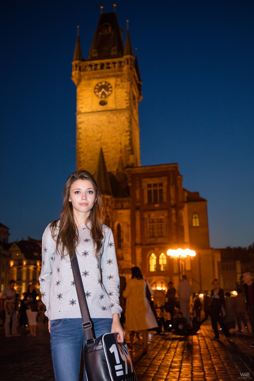 Mila Azul Milla In Prague20160930 magazine max 006.jpg