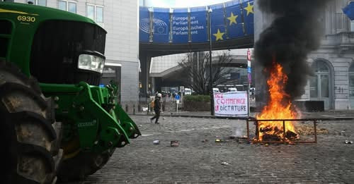 8074040620702221338?url=https%3A%2F%2Fcdn.mandiner.hu%2F2025%2F12%2FUiWAc4WUxfdYplXvrGKbCLYQ4 WTSYlx.jpg