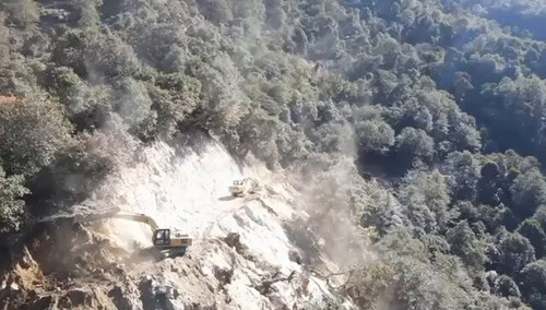 F9UaDuZxitRz qKq.jpg