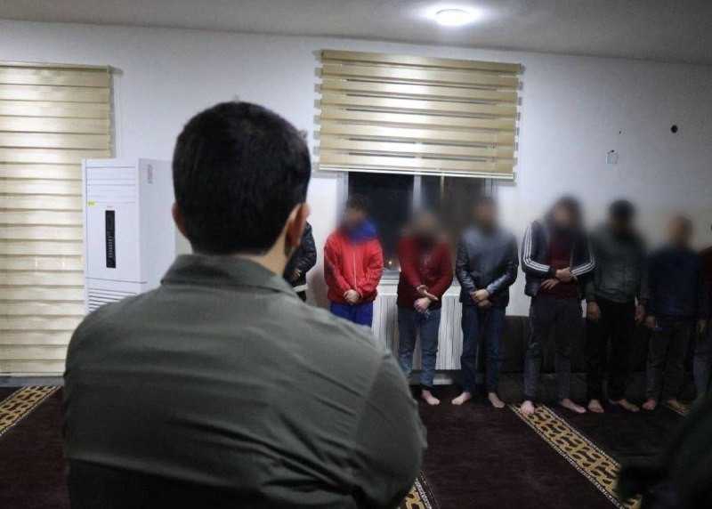 أعلنت وزارة الداخلية السورية أن جماعات مسلّحة تصفها بالإرهابية، تتكون من عناصر تركية وإيرانية وتتبع لمنظمة حزب العمال الكردستاني (PKK)، ترفض الانسحاب ...