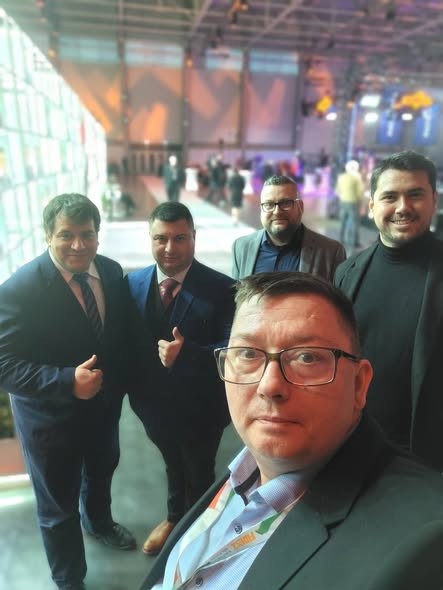 615055084 877618121797273 4392523863822207450 n.jpg?stp=dst jpg s590x590 tt6& nc cat=109&cb2=99be929.jpg