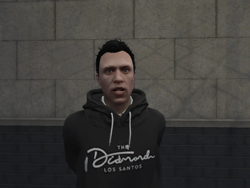 tomas spyglis.jpg