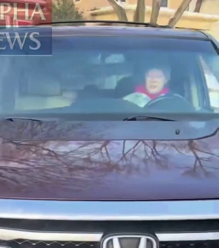 okTXe9m0pS z2Uev.jpg