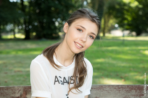 Mila Azul Plenty Of Beauty002.jpg