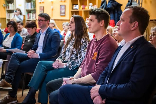 601375151 1406810141020042 2719547808570325344 n.jpg?stp=dst jpg s590x590 tt6& nc cat=103&ccb=1 7& n.jpg