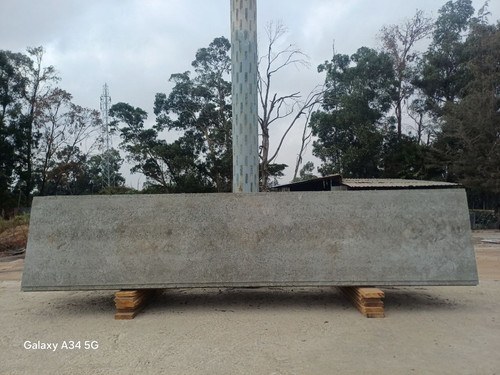 photo 5915859925013826467 y.jpg