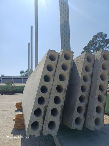 photo 5915859925013826464 y.jpg