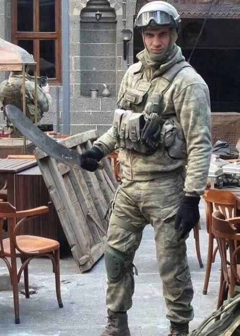 G8etToyWcAAMdsC.jpg
