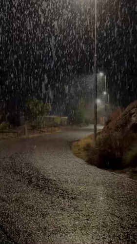 j EJZisbtbH29CxI.jpg