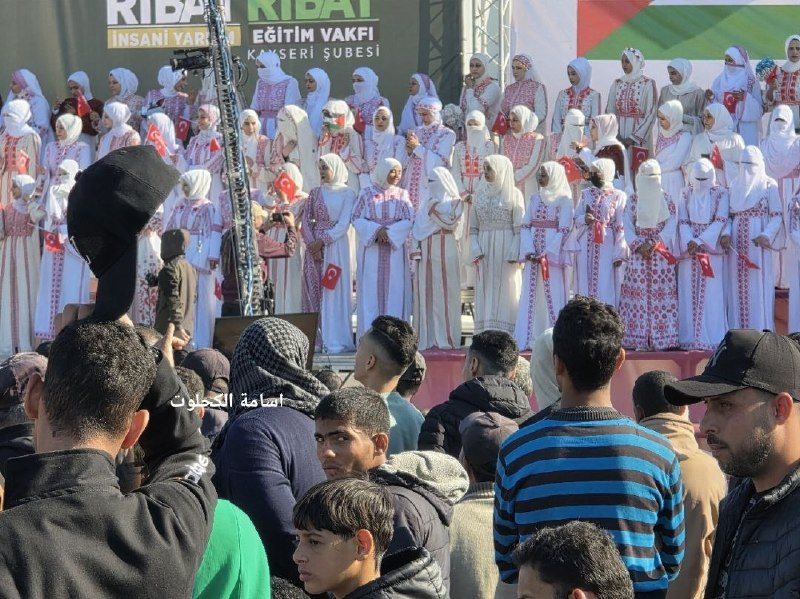 انطلاق مهرجان العرس الجماعي رغم الدمار والحصار إلا أننا نحب الحياة بمشاركة رسمية وجماهيرية واسعة بزفاف 200 عريس وعروس في قطاع غزة...