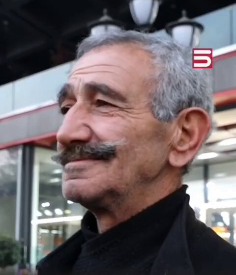 rZXD9m71aMZ2T4si.jpg