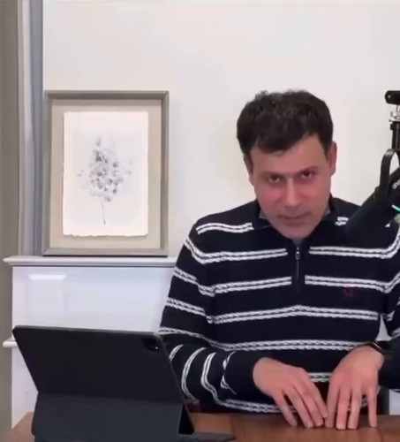 jgjeLKQ7Xgg4w 6m.jpg