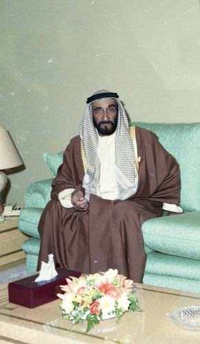 G8hIl8dbUAAsYfA.jpg