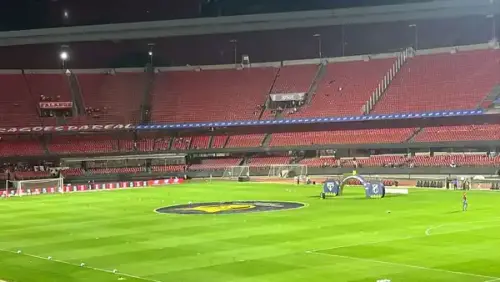 Grupo de conselheiros do São Paulo cobra renúncia de Casares e formaliza pedidos de expulsão