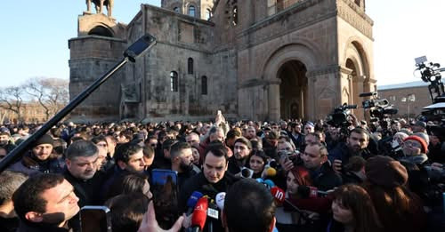 13939043308604021296?url=https%3A%2F%2Fwww.aravot.am%2Fwp content%2Fuploads%2F2025%2F12%2FEjmiatsin .jpg