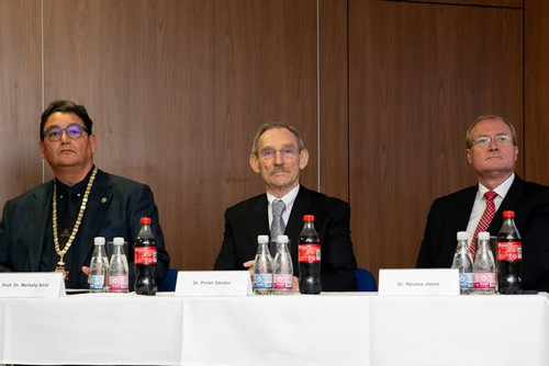 587552434 1174042914904523 3496528193740047276 n.jpg?stp=dst jpg s590x590 tt6& nc cat=105& nc cb=99b.jpg