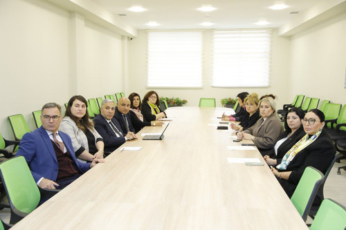 G8cD8MaXYAA5EL0.jpg