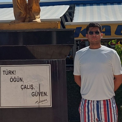 Onur.jpg