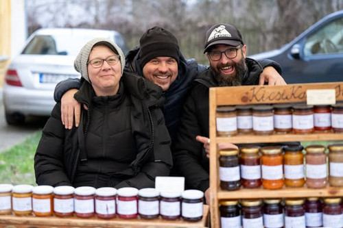 602383554 1745599609835059 3054058670142387472 n.jpg?stp=dst jpg s590x590 tt6& nc cat=104& nc cb=99b.jpg