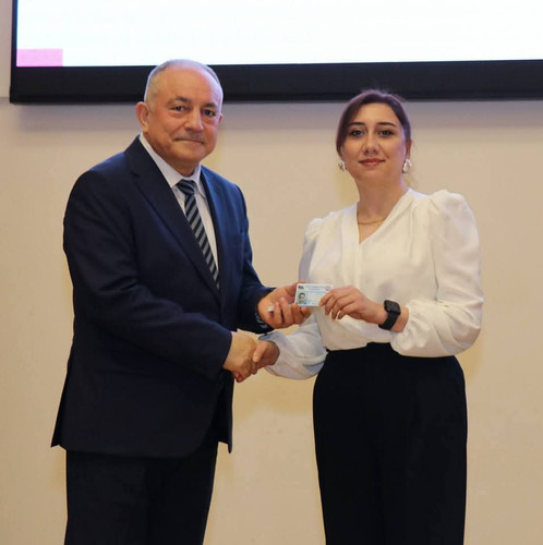 G8d1tbqakAU5EUE.jpg
