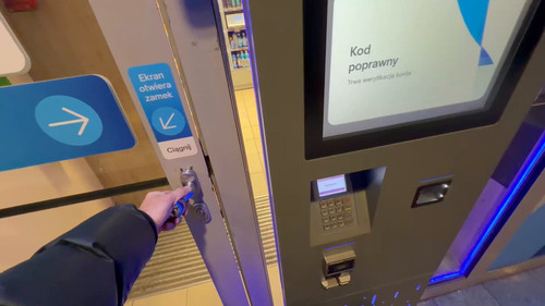 KmzfWYWDDUZ6ejU .jpg