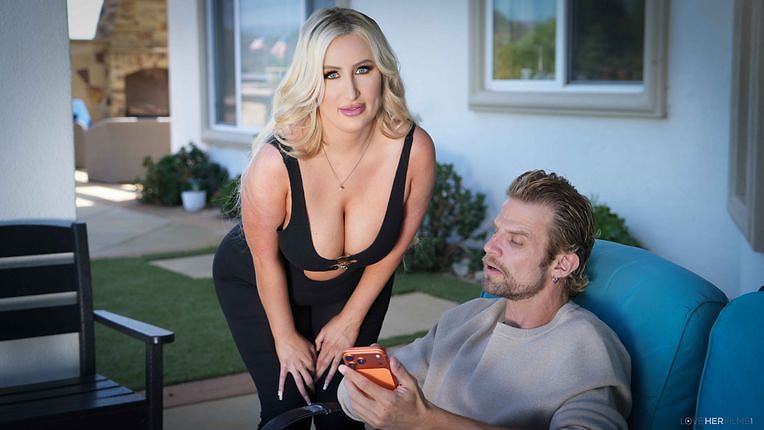 [LoveHerBoobs] Tiffani Madison Mini Photoshoot