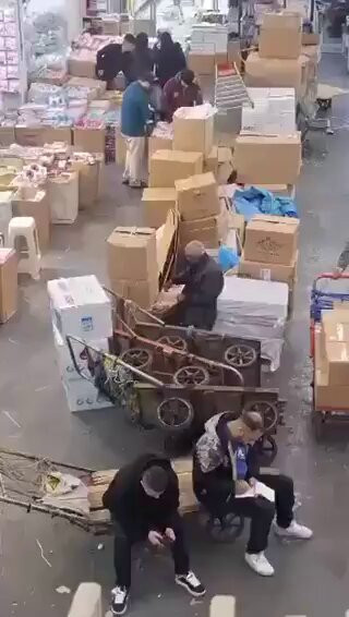 aR6Oo 9AOU2pXkfk.jpg