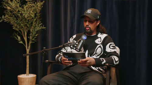 Vuy64i5 QdR6RZ1Z.jpg