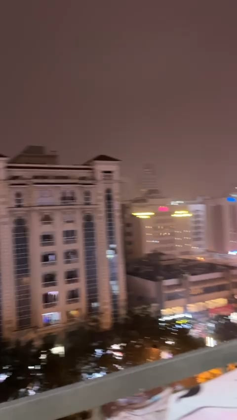 rainy evening stay dry v0 aTY3bjVhN3RuMDhnMUqx3q I9fmopcc5o0Yc01J1Z4dCixBUH6bHUUB6vQFg.jpg
