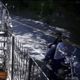 aAyLznL 460sv.gif