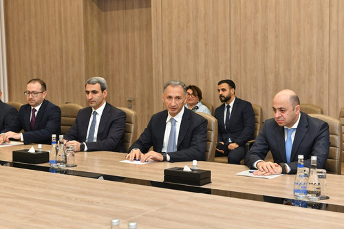 G8Rs8uWa4AE oOa.jpg