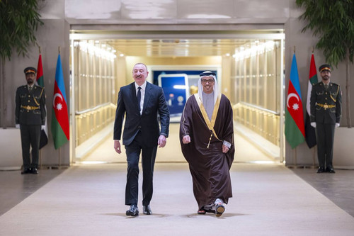 G8Yw43la0AACu2L.jpg