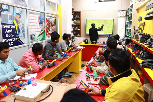 Multitech Institute | AC PCB Repairing Course in Delhi | 8800485390.jpg