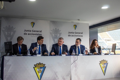 G8cuOrOXcAAG9LN.jpg