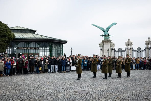 600184665 122264898344239180 8206204063081748841 n.jpg?stp=dst jpg s590x590 tt6& nc cat=106&ccb=1 7&.jpg