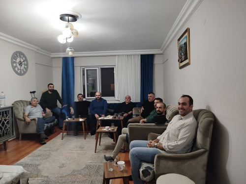 G8eKjo6XYAALlYa.jpg