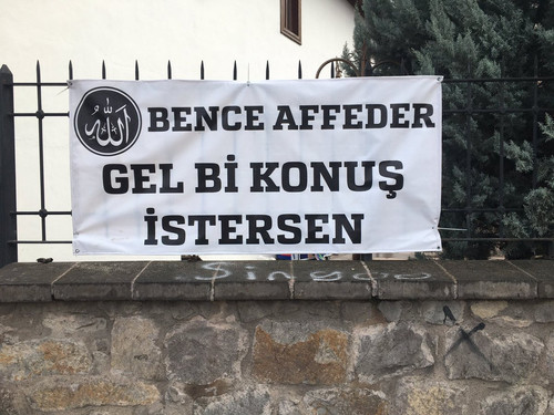 Ge7NOq5WoAAxcSe.jpg