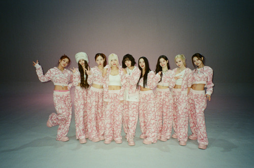 250106 M2MPD Twitter Update with TWICE STUDIO CHOOM M2 Film Behind Photos documents 1.jpg