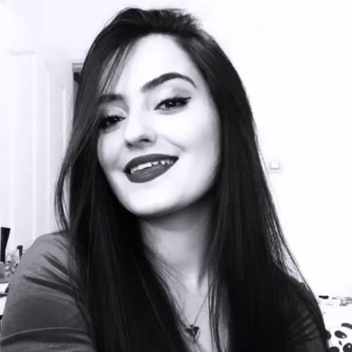 Sezen.jpg