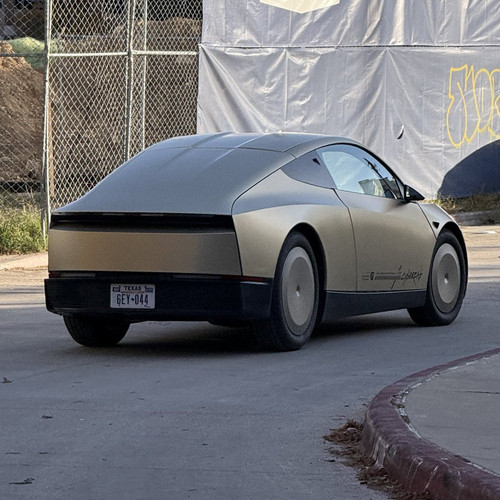 G8fu8KbW4AAvX5r.jpg