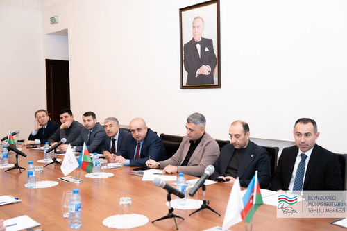 G8cIOWWXgAAD db.jpg