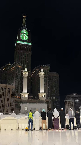 iGnjFlk8YRsoM3s .jpg