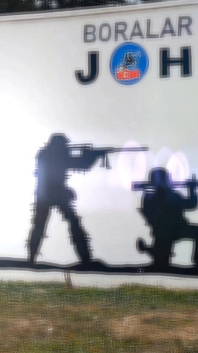 Coy1ZFP5P9EUizRl.jpg