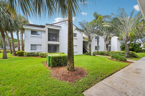 48 web or mls W Atlantic Blvd S0310 029.jpg