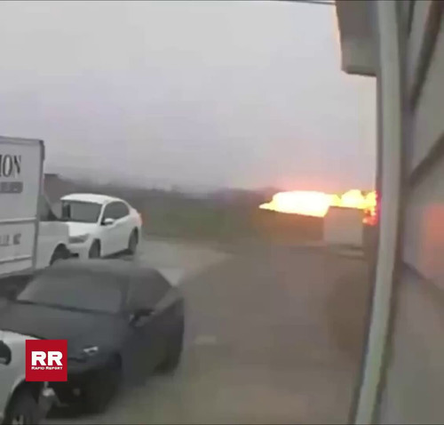KNe6OYlq3p9ZSPPk.jpg