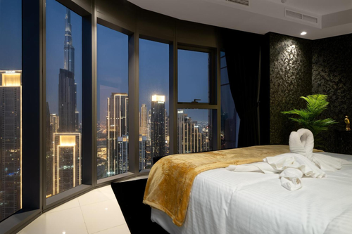 photo sky high oasis burj khalifa views rooftop infinity pool 3br apartment in paramount hotel midto.png