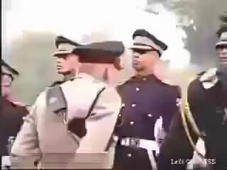 82huXlQWKI CLKAU.jpg